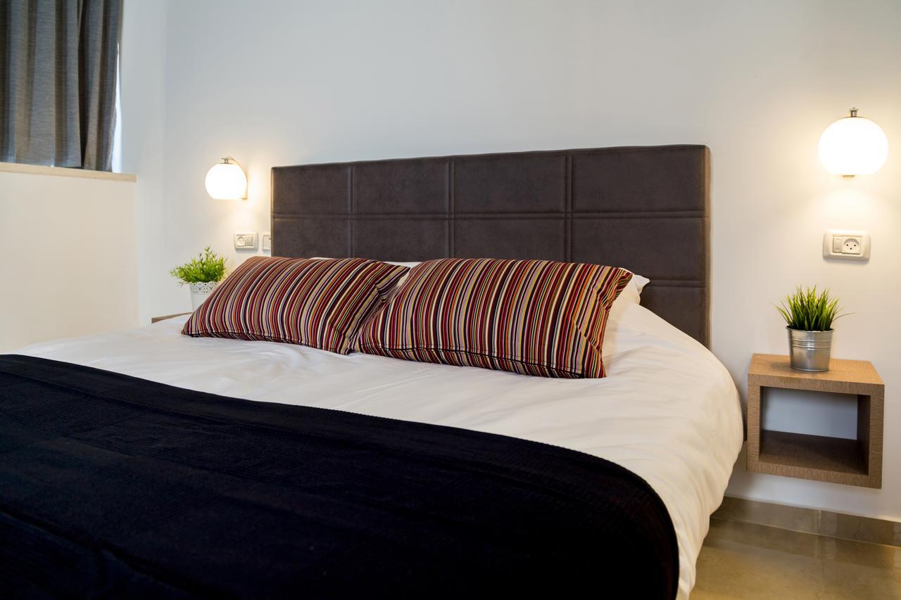 Johnny Hotel Baitulmaqdis Luaran gambar